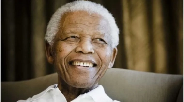  বর্ণবাদবিরোধী কিংবদন্তি নেতা নেলসন ম্যান্ডেলা